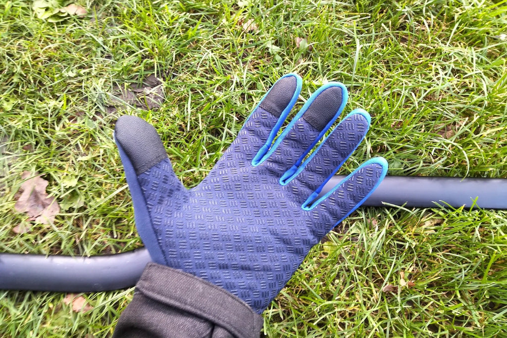 Budget windproof, palm grip and touchscreen gloves